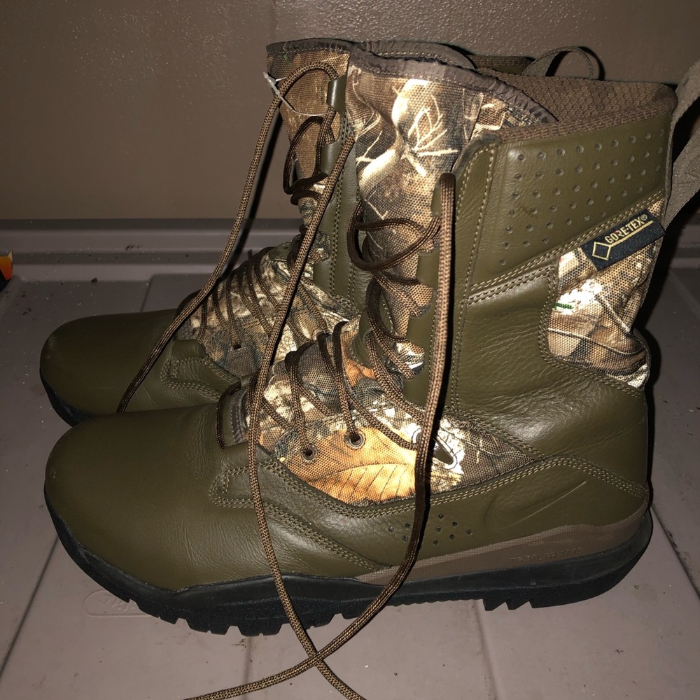 Nike Realtree 10.5 size boots
